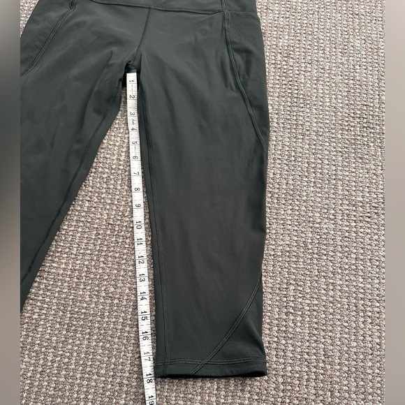 Lululemon Women’s Green Cropped Leggings - size 8 - Picture 2 of 12
